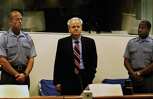 KRAJ PUTA: Milošević pred Haškim sudom