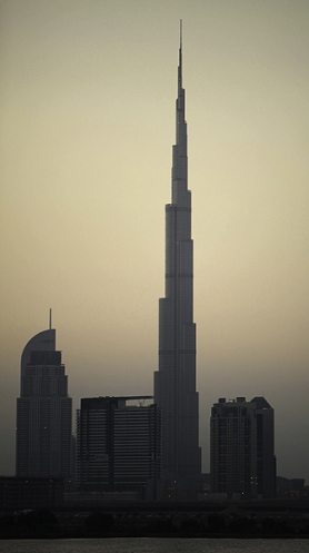 ...i najviša zgrada na svetu, od pepela<br><br>foto: reuters