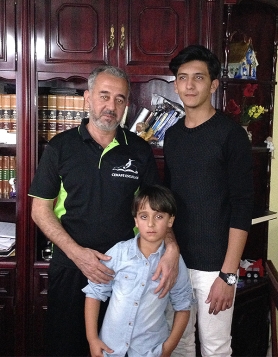 ...i Osama Abdul sa sinovima u Madridu<br><br>foto: srđan staletović