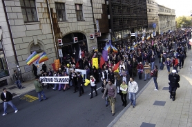 MIRNO I VESELO: Parada ponosa / foto: milovan milenković<br><br>(Još slika pogledati pod »Povezani članci« -> Parada ponosa i teški incidenti)<br><br>