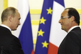 GLOBALNI IGRAČ: Vladimir Putin sa predsednikom Francuske Fransoa Olandom,...